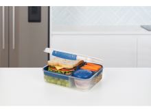SISTEMA Svačinový box dělený To Go Bento Lunch s nádobou na jogurt a 2 tácky 1,65 l, mo_0 (4)